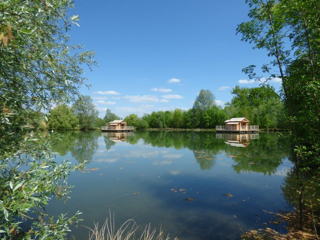 Отель Cabanes Flottantes Du Lac De Pelisse Douzains Экстерьер фото
