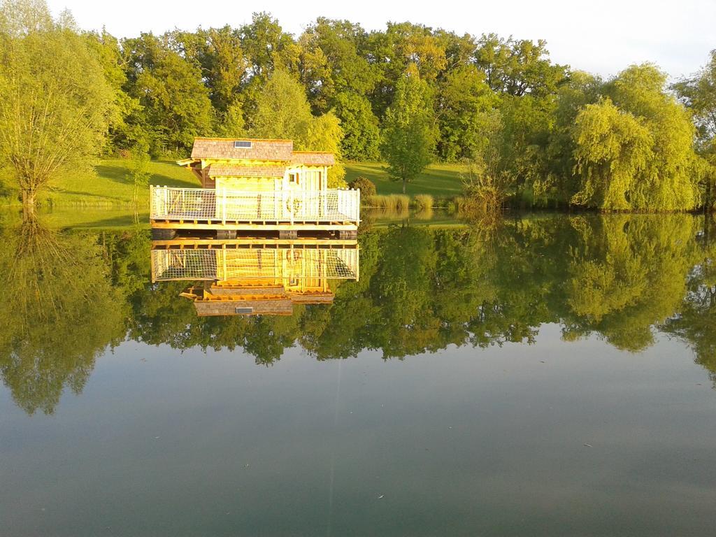 Отель Cabanes Flottantes Du Lac De Pelisse Douzains Экстерьер фото